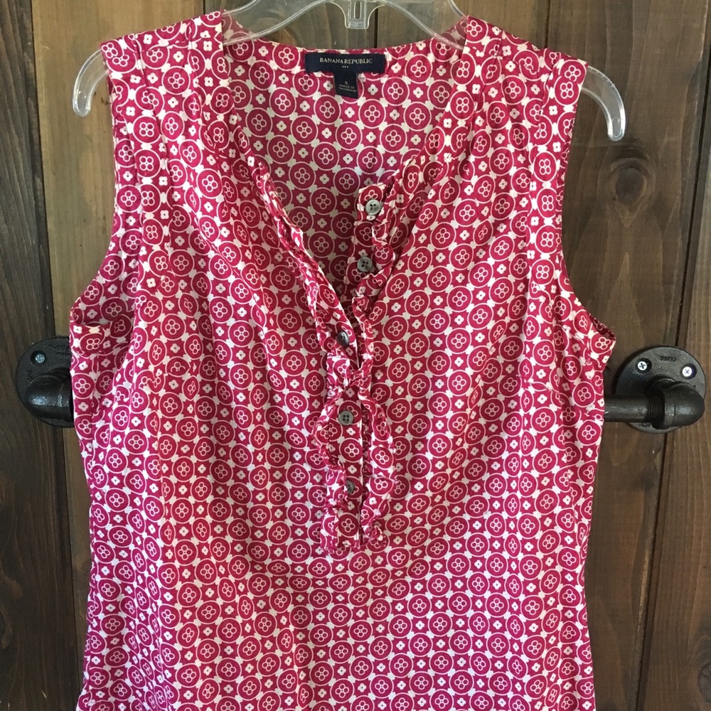 Banana Republic Red/White Print Sleeveless Top - S